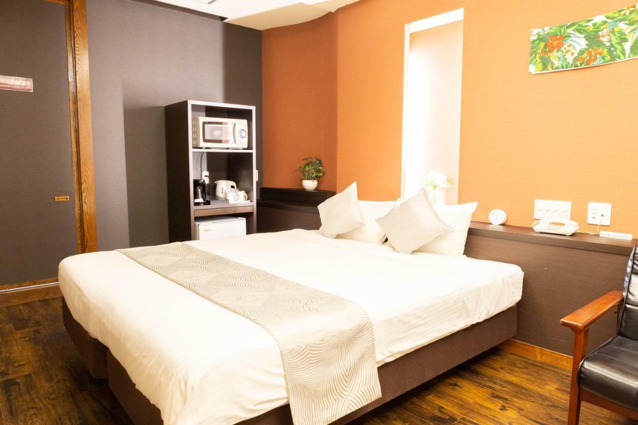Nami No Ue Crystal Hotel Naha Zewnętrze zdjęcie